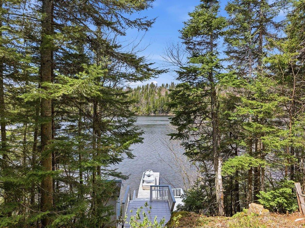Petit chalet 4 saisons au bord du lac - Miniature 8